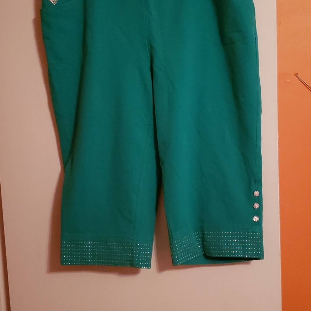 Green Capris